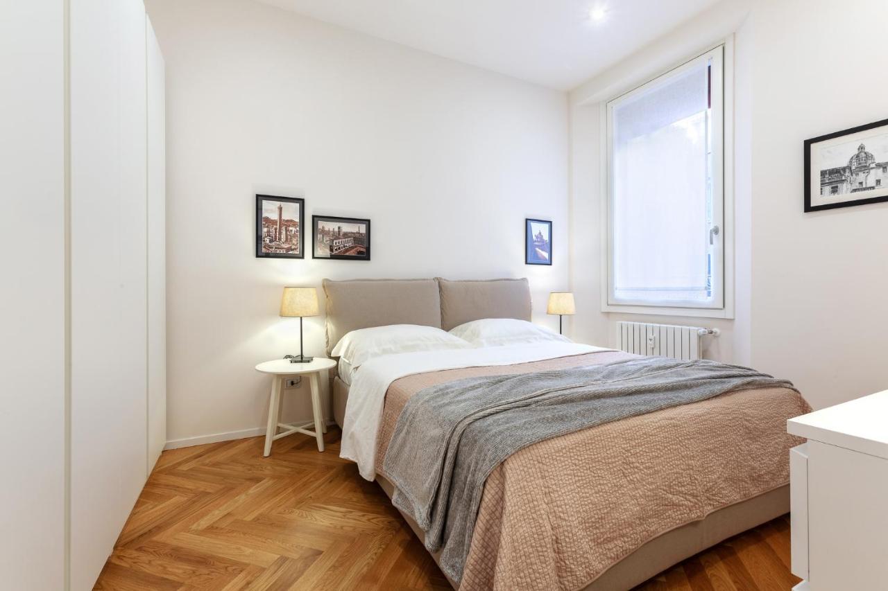 Bologna Piazza Del Nettuno Apartment Exterior photo